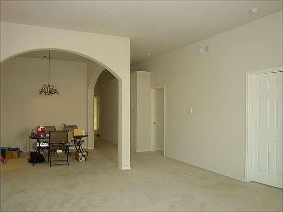 4th image of 7227 Campbellton Dr