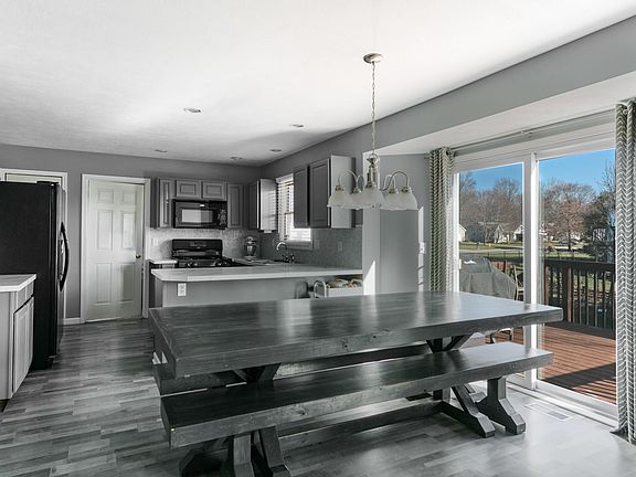 5th image of 11502 Hunters Meadow Dr
