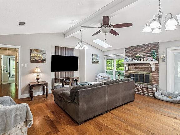 4th image of 123 Fischer Dr