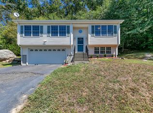 54 Terry Rd, Gales Ferry, CT 06335