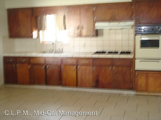 2nd image of 1412 S Woodland St