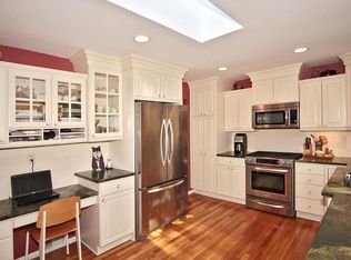 15 Prospect Rd, Atlantic Highlands, NJ 07716