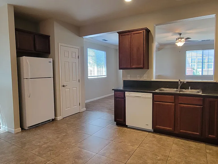 622 Mission De Oro Dr — Photo 3