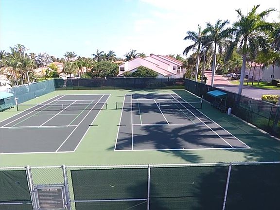 Tennis and pickel ball courts