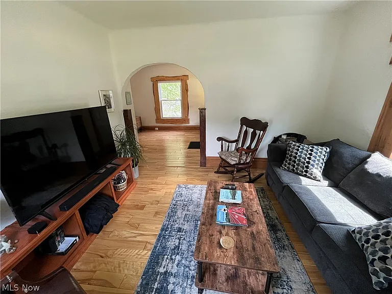 6914 Wakefield Ave — Photo 4