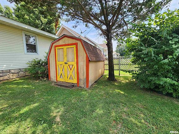 4th image of 608 W Tyler St