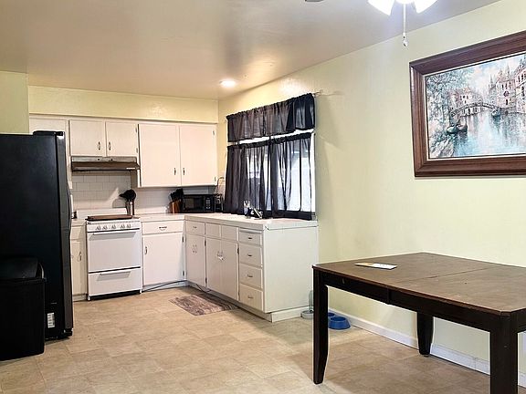 3rd image of 245 W Ponderosa Street