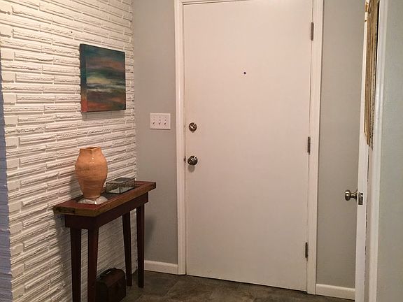 2nd image of 1100 Tower Ct