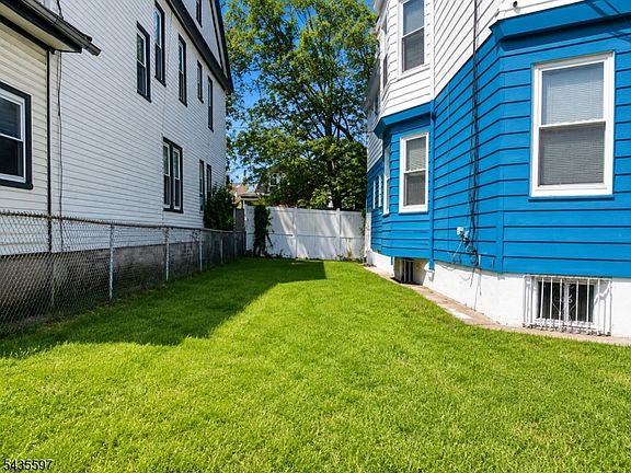 2nd image of 867 S 17th St APT 1