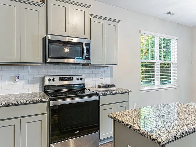 2240 Mannington Dr — Photo 22