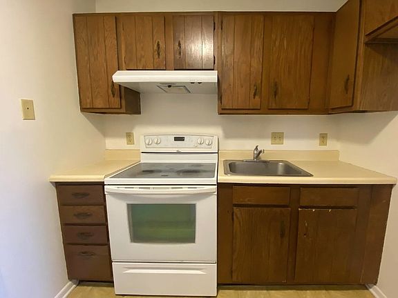 4th image of 1228 E St #10