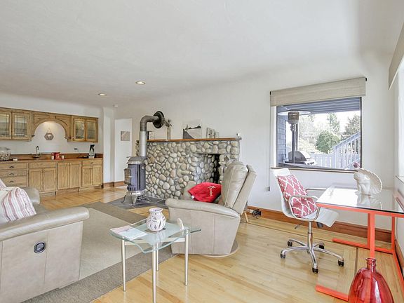 5th image of 130 Manresa Dr
