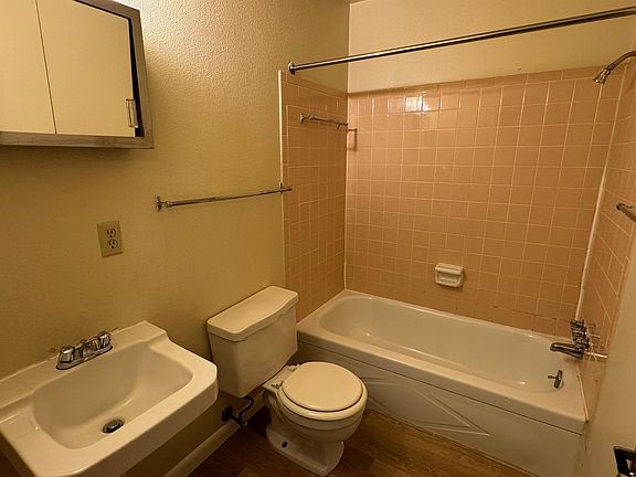 5th image of 316 E College St #12