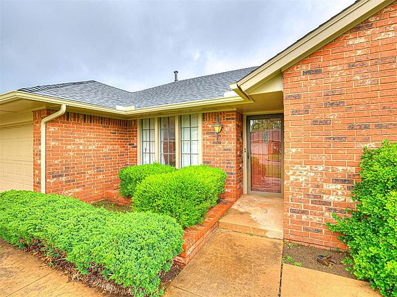 3rd image of 10021 Henderson Dr