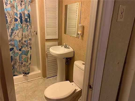 5th image of 805 NW Buckingham Pl