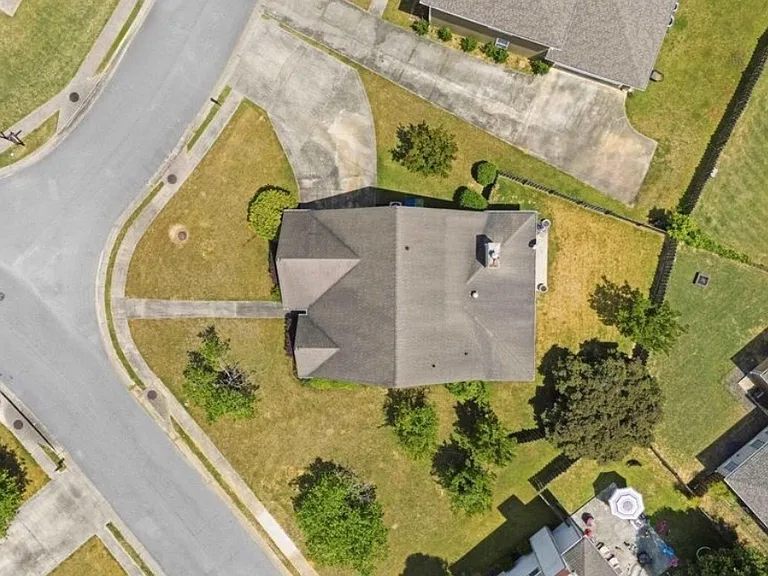 2300 Amberley Woods Trce — Photo 41