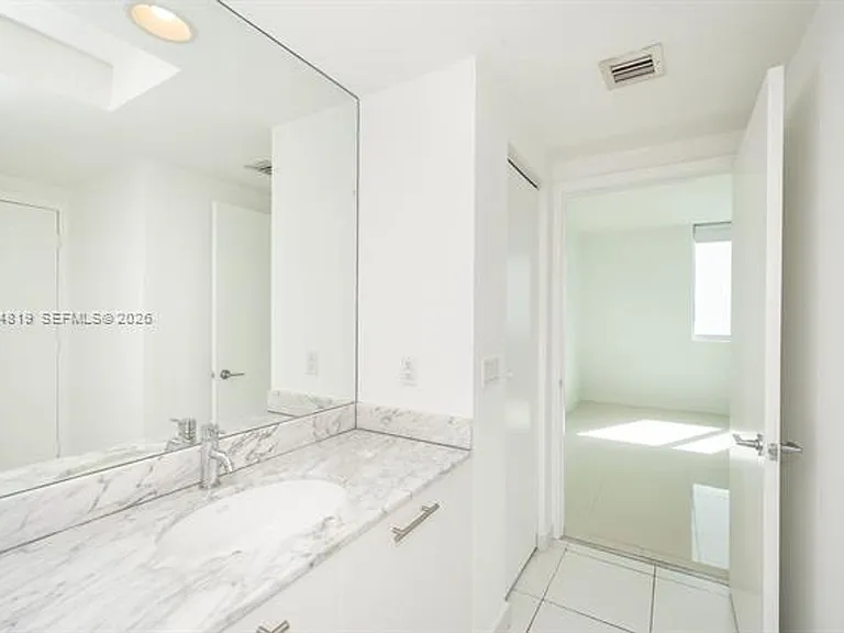55 SE 6th St #CU-2210 — Photo 20