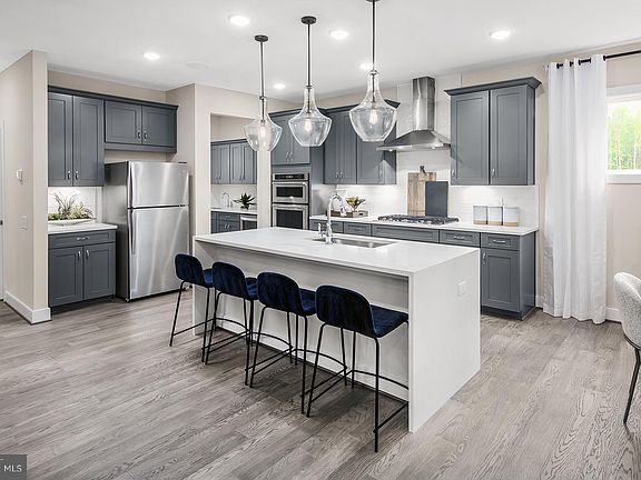 2nd image of 2090 Blue Mockingbird Ln