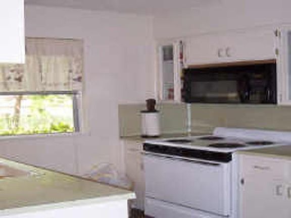 4th image of 8518 Woodstone Dr