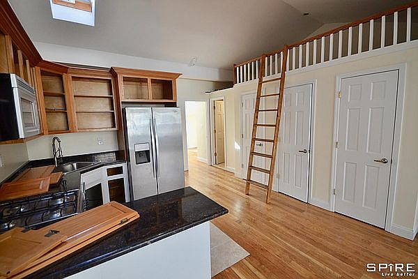 1st image of 47 W 75th St