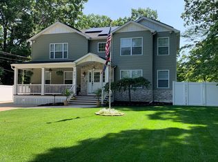 281 Cambon Ave, Saint James, NY 11780