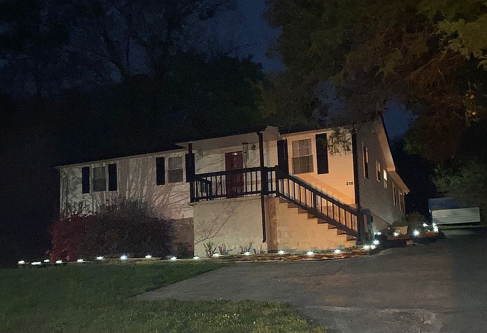 2nd image of 210 Post Oak Rd