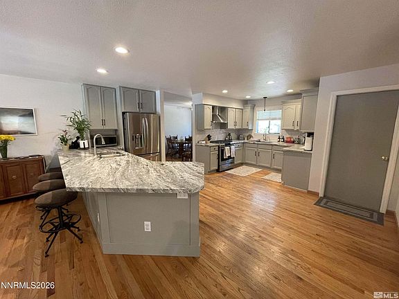 5th image of 220 Lemming Dr