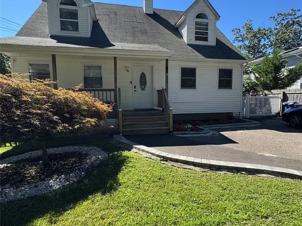 42A Wills Avenue, Mastic, NY 11950