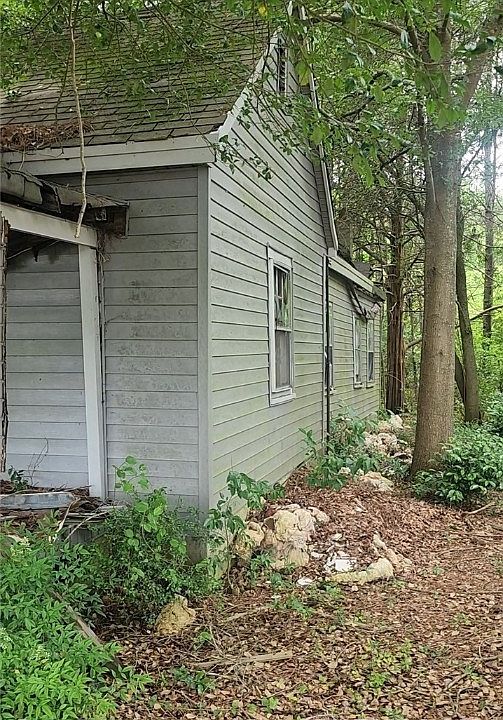 2nd image of 904 E Rockingham Rd