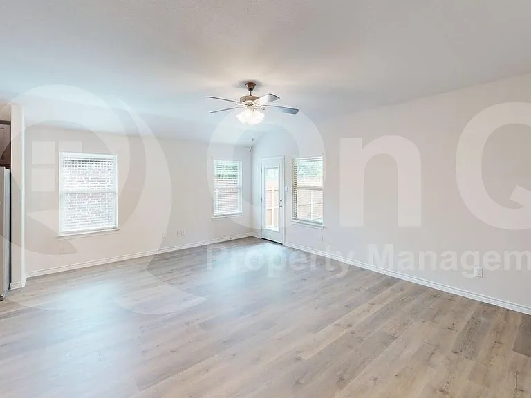 3920 Glastonbury Rd — Photo 7
