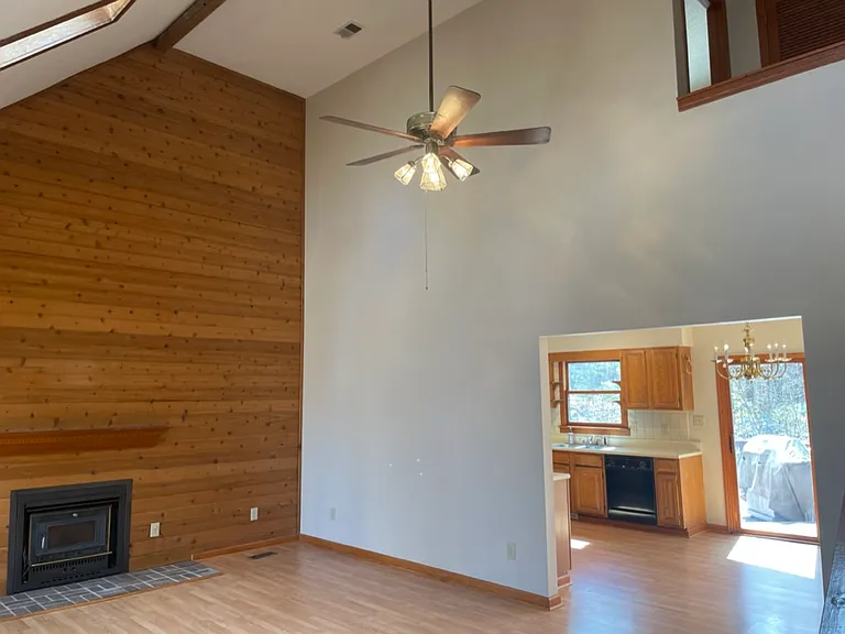 10450 Woodruff Rd — Photo 6