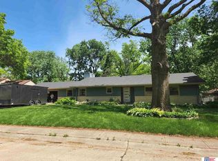 1400 Paddock Ln, Beatrice, NE 68310