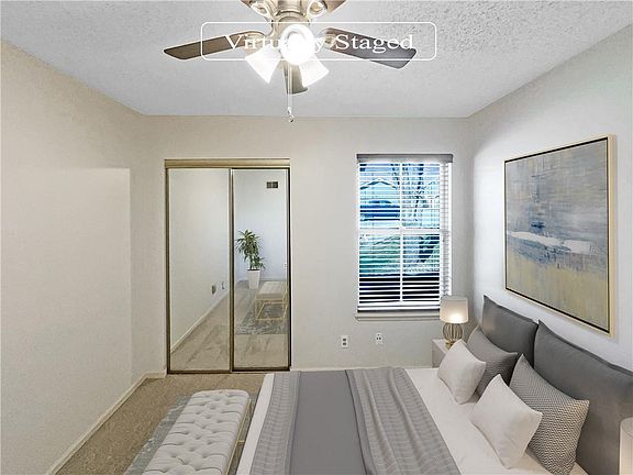 4th image of 215 NE Bayview Dr