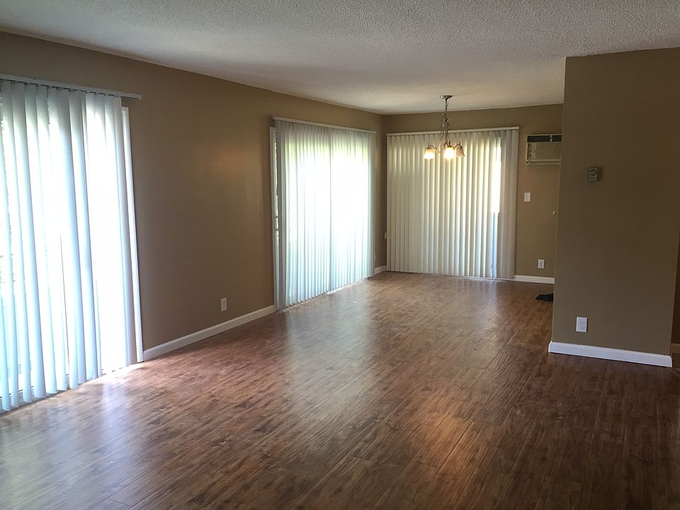 1st image of 3 1128th Dr