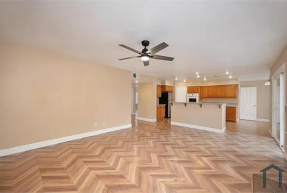1585 Foxwood Dr — Photo 15