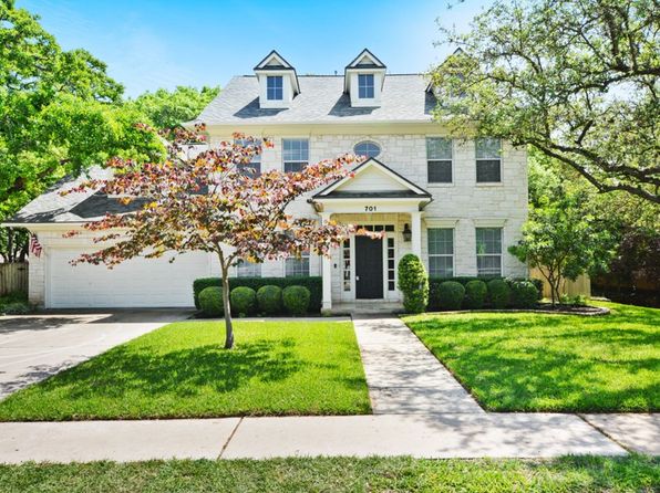 701 Oaklands Dr