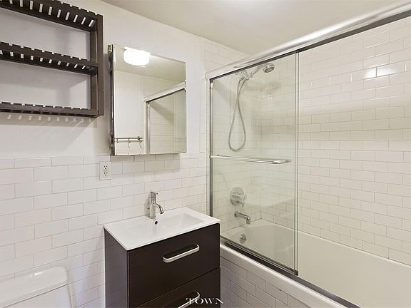 4th image of 37 N Henry St APT 3F