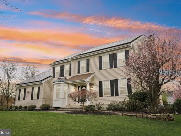 17 Winding Way, Mount Laurel, NJ 08054