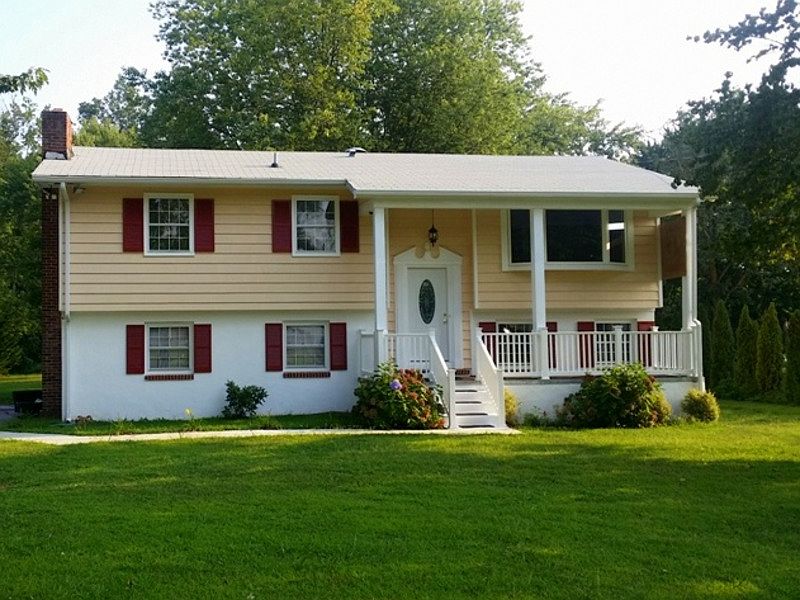 Welcome Home 226 Edgewood Dr. -Open House Sunday 11/22 1 to 3pm-