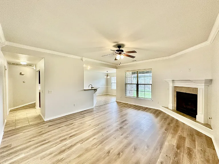441 Sorrento Dr — Photo 5