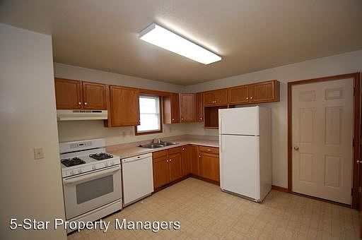 5th image of 218 Tanglewood Dr