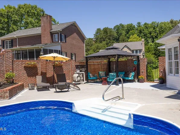 1 Emerald Ct, Johnson City, TN 37604