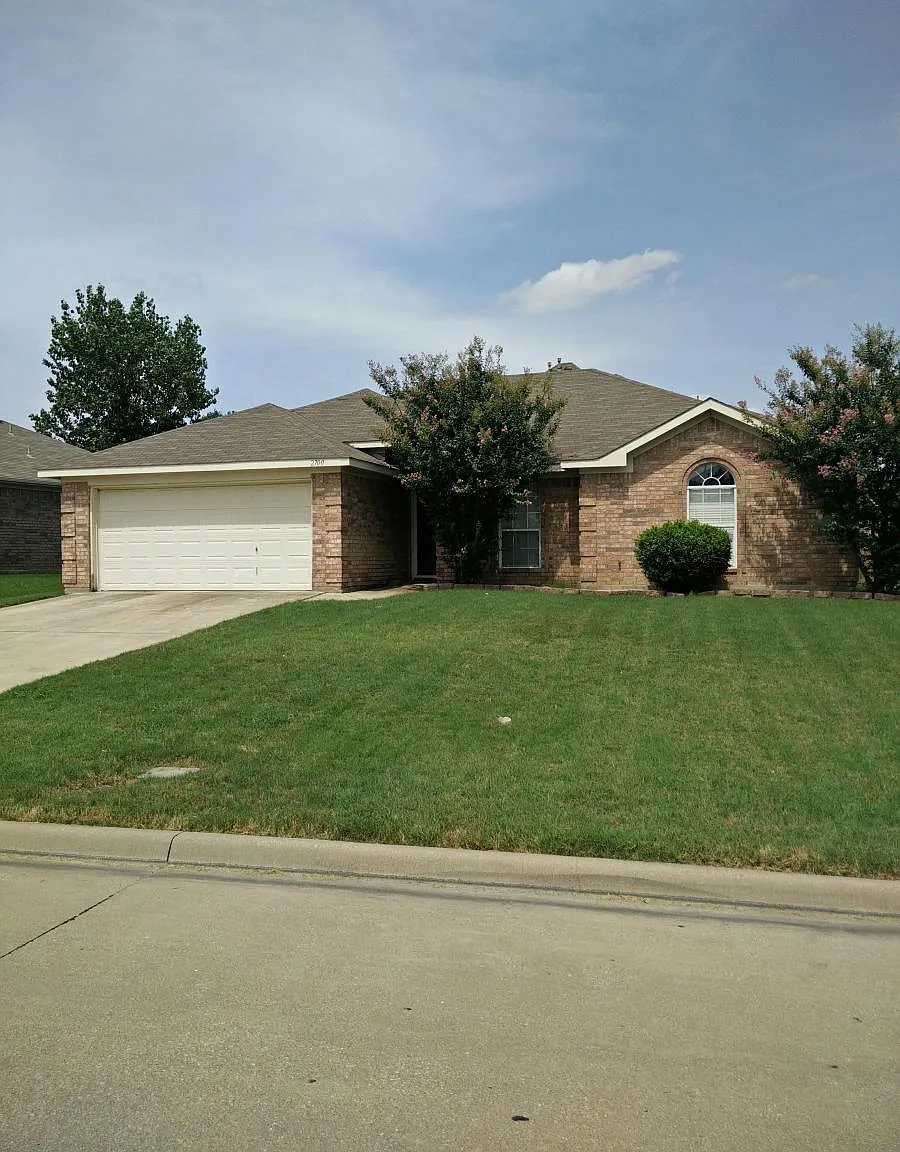 3 bed, 1630 sqft, $2,275 — Photo 1
