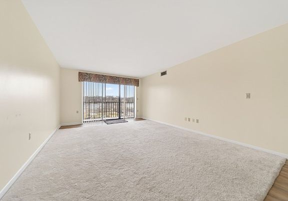 2nd image of 200 Sanders Ferry Rd APT 2308