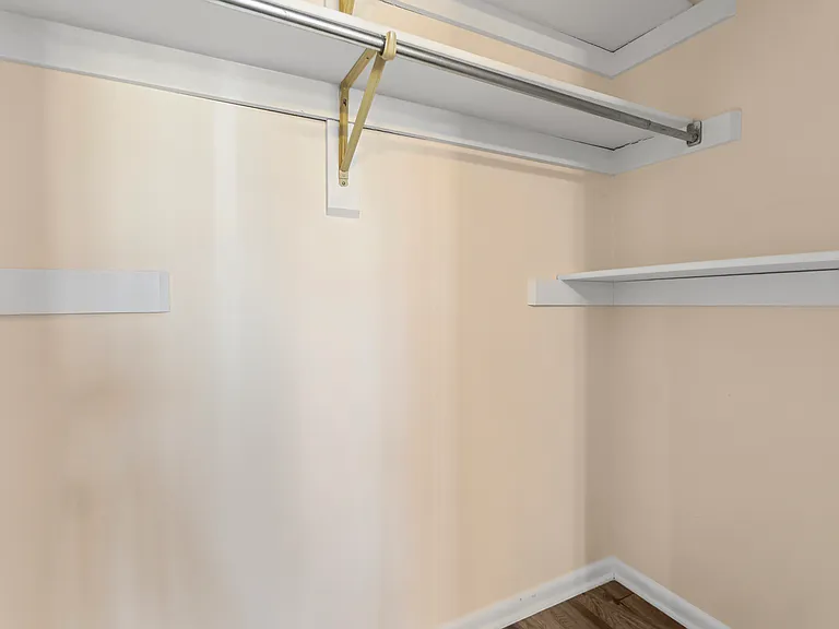 5092 Glenwood Way — Photo 3