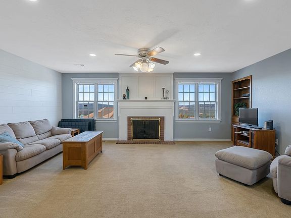 3rd image of 10103 N Ridgecrest Dr