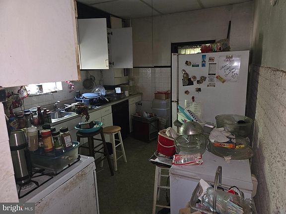 5th image of 58 Hayes Ave