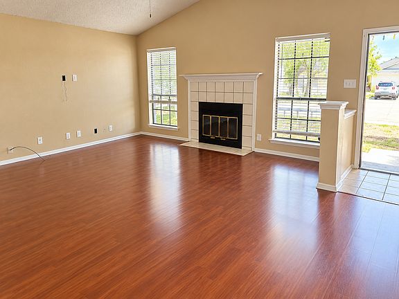5th image of 807 Sunny Ln