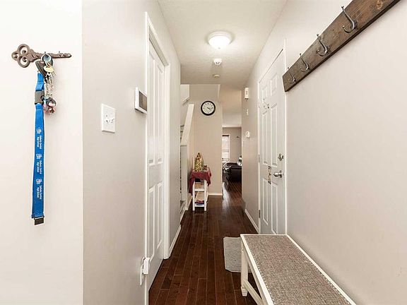 5th image of 545 Highlands Blvd W #10
