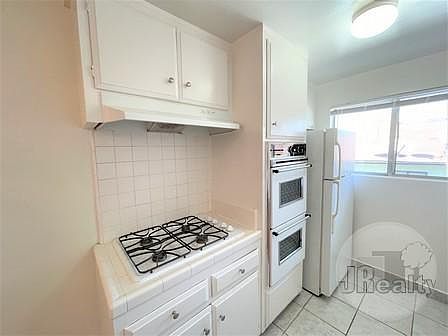 3rd image of 1115 S Wooster St